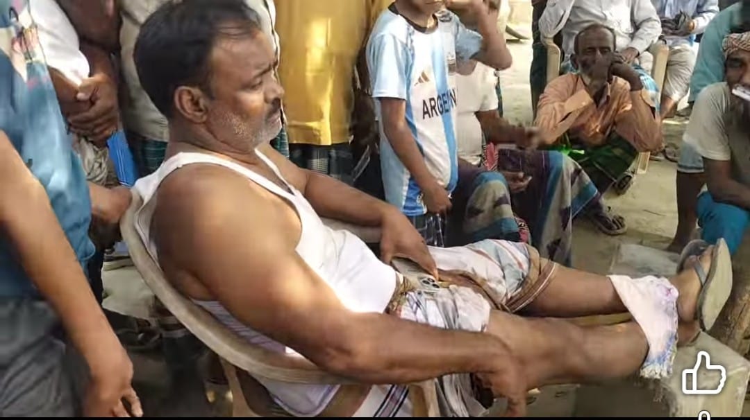 চুরি হওয়া গরু উদ্ধার করতে গিয়ে সংঘবদ্ধ চোরচক্রের নৃশংস হামলা: মালিকসহ আহত ১২